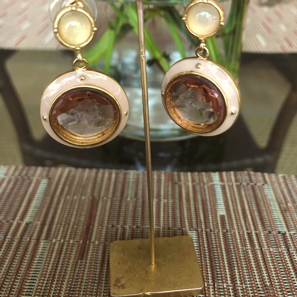 Rose quartz posts with carved intaglio in pink enamel
